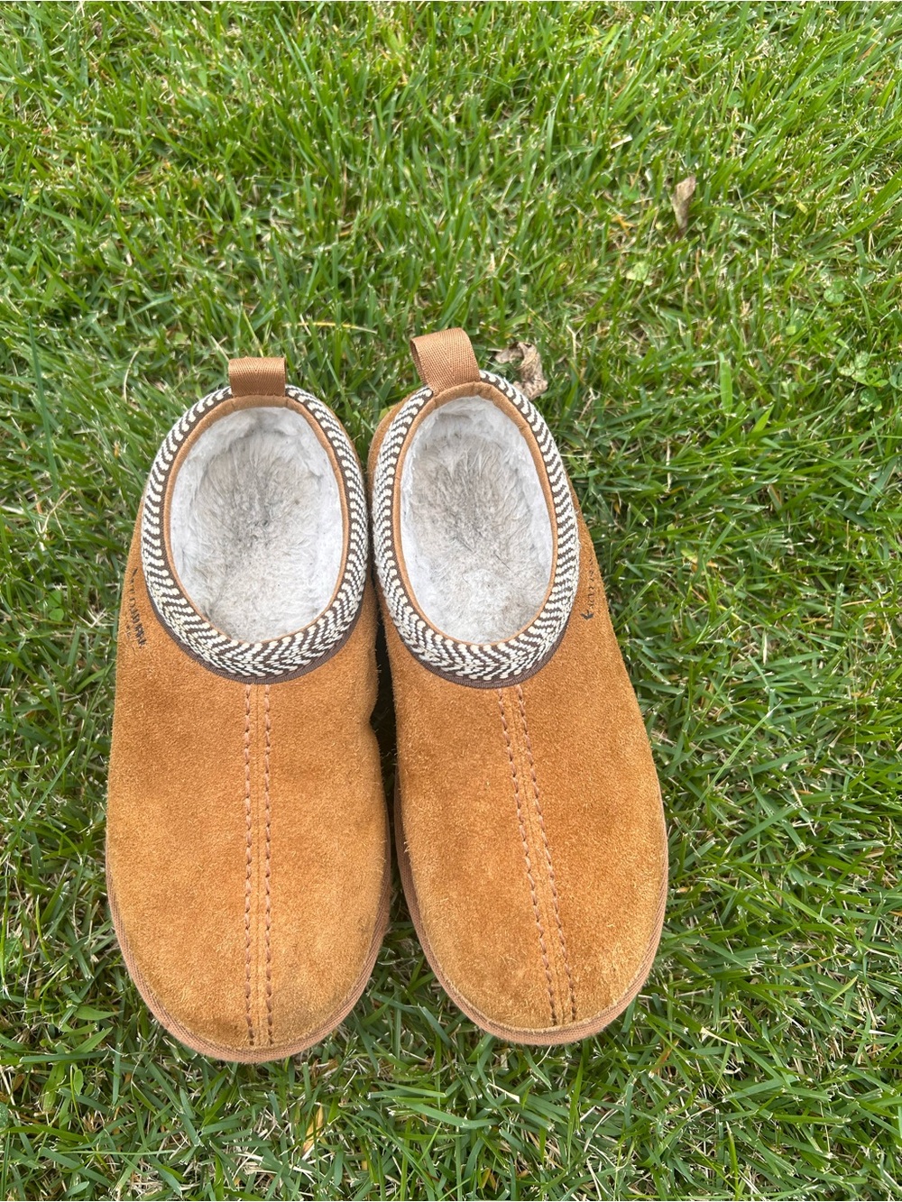 Koolaburra by Ugg tan slippers Big Size 5